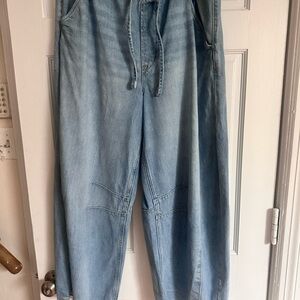 GAP Barrel Leg Jeans – UltraSoft Denim – Size L